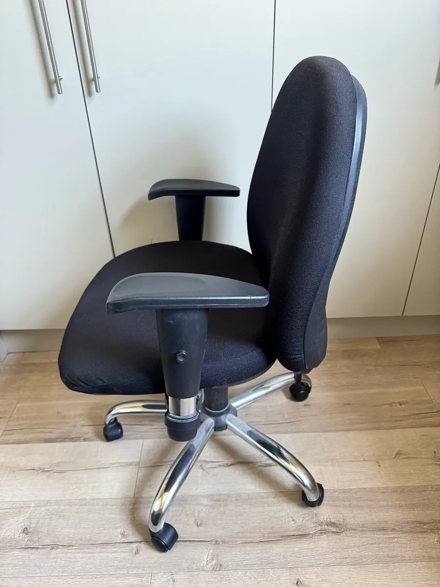 Office Chair - Image 1
