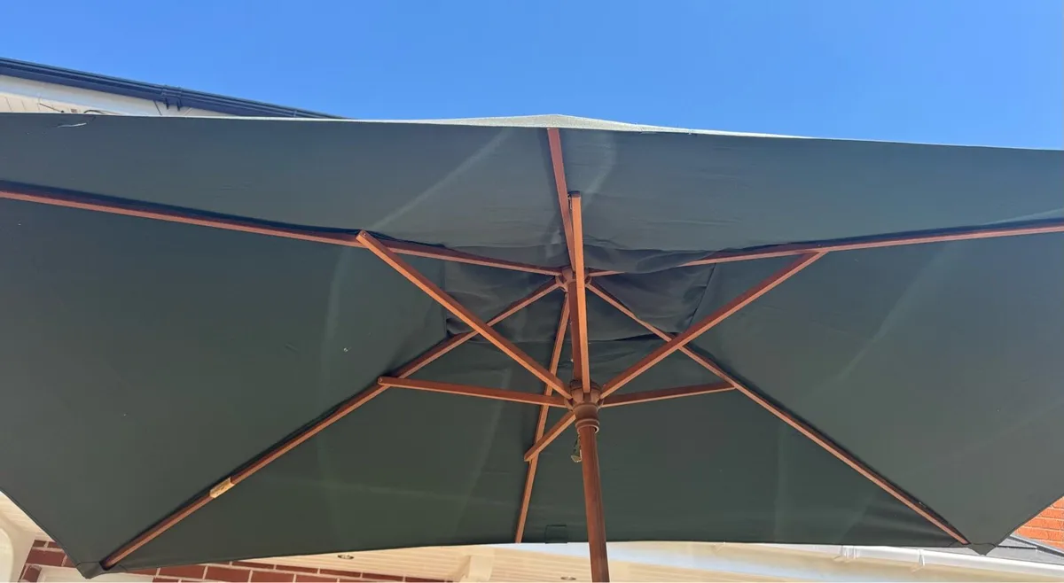 Large rectangular Green sun umbrella - Image 3