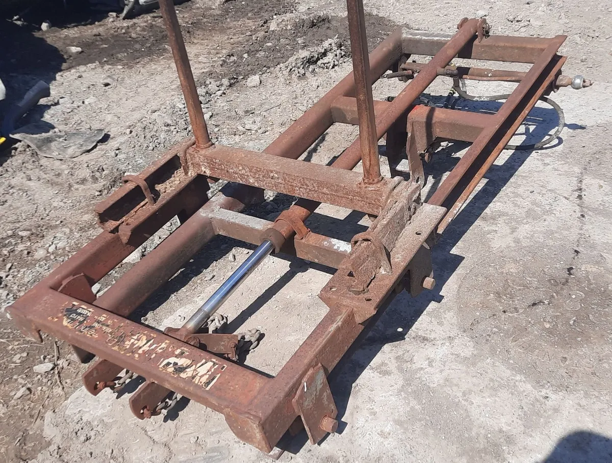 High back bale loader - Image 2