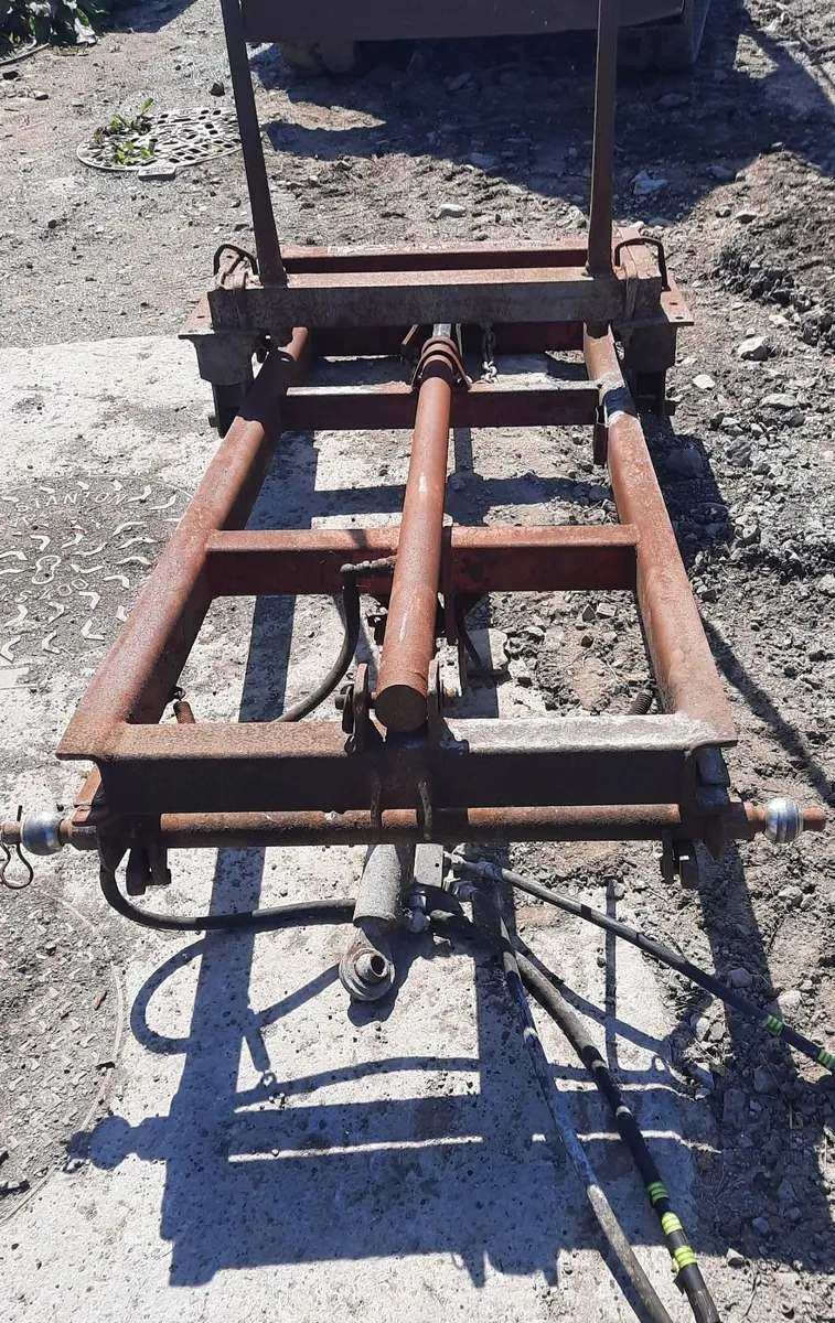 High back bale loader - Image 3