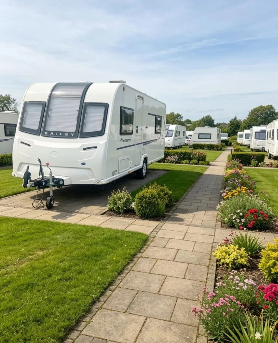 Bailey Phoenix caravan 4 berth with island bed - Image 2