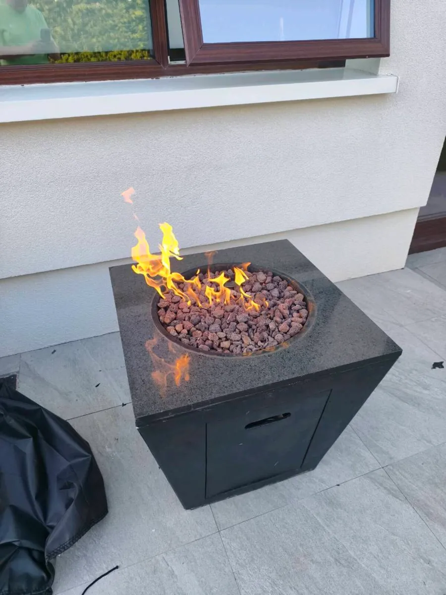 Fire pit table - Image 1