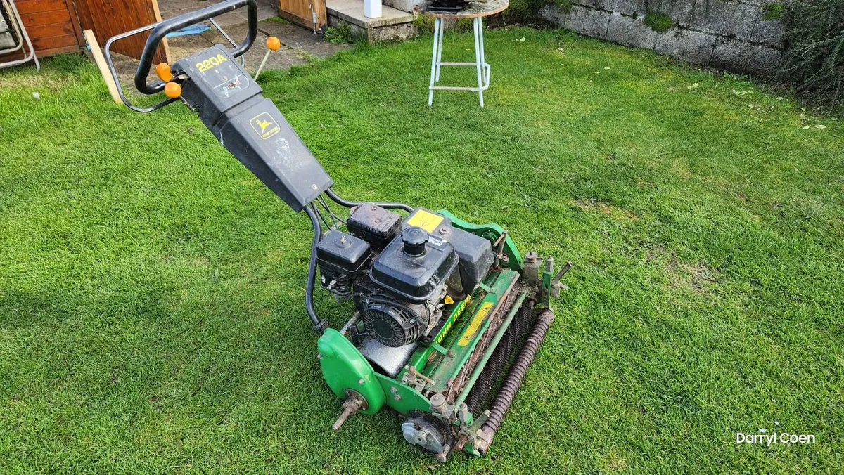 John Deere 220A Turfmaster - Image 2