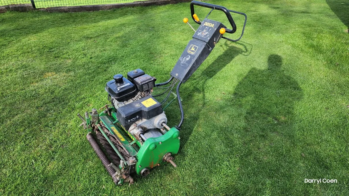 John Deere 220A Turfmaster - Image 1