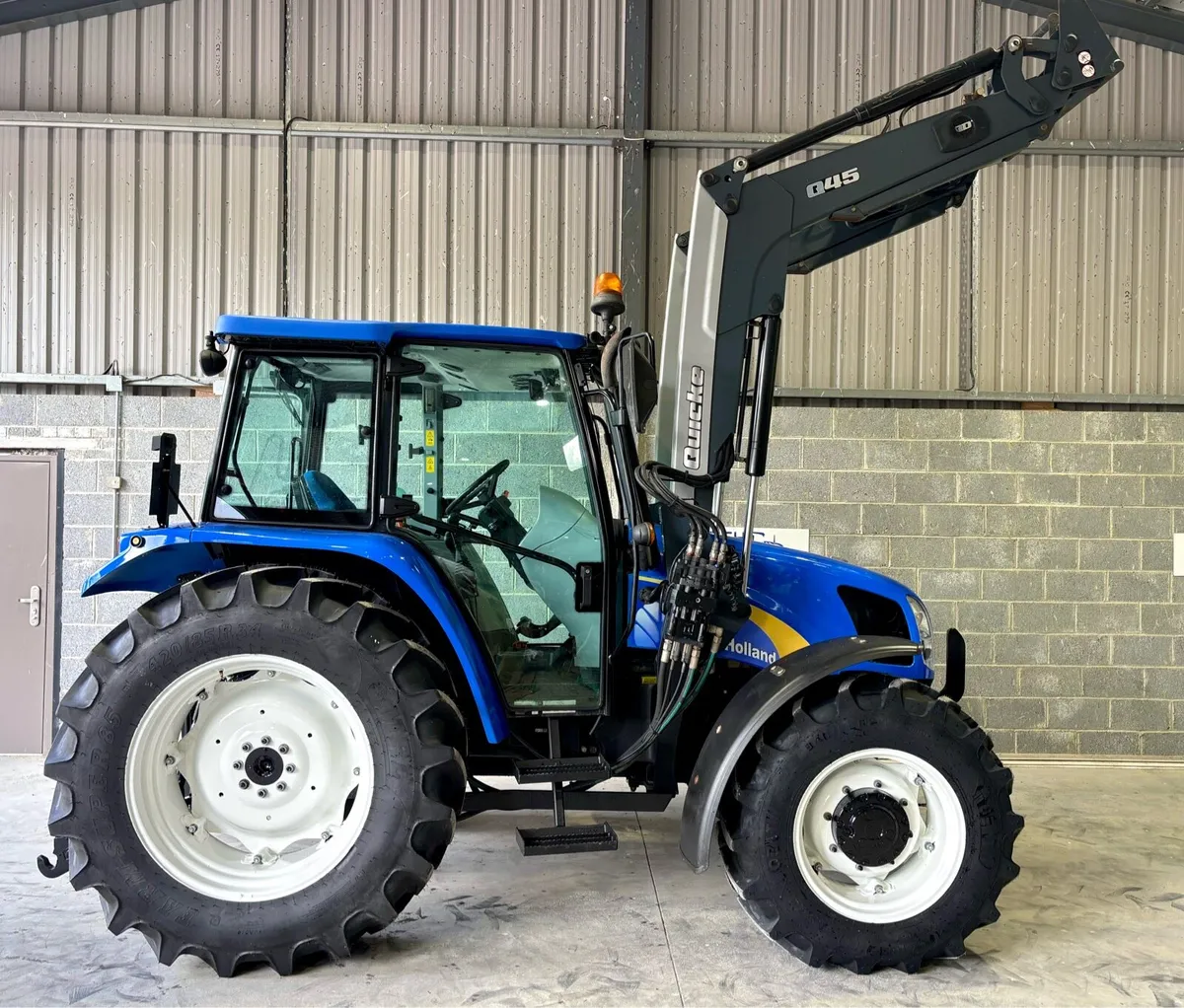 NEW HOLLAND T5040 c/w QUICKE Q45 LOADER - Image 1