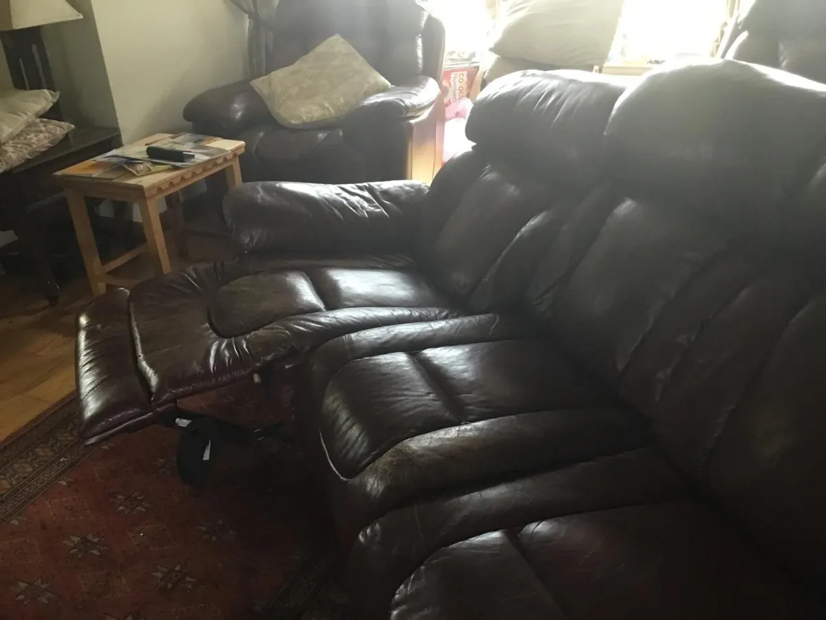 Suite - 3 Seater couch and 2 Armchairs - Image 3