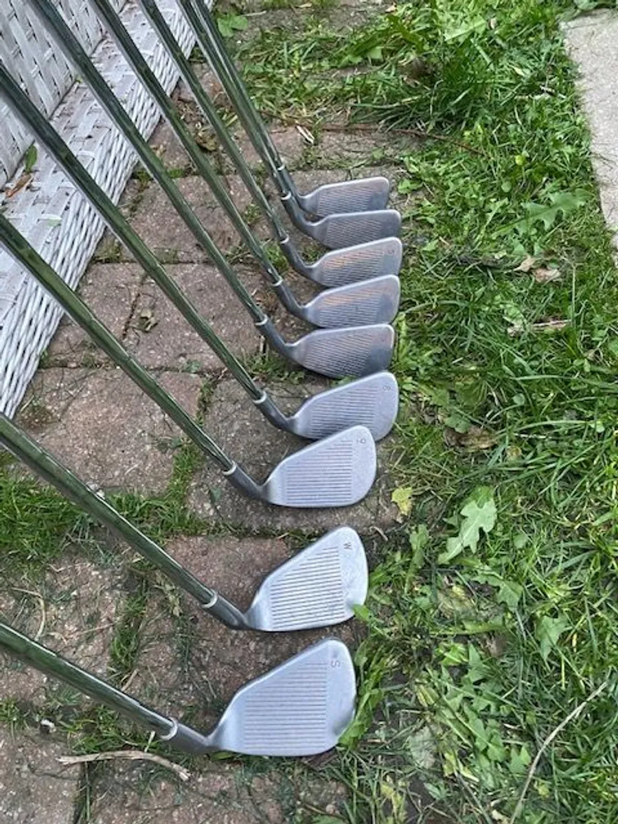 Mens Left Handed Golf Clubs - Image 1