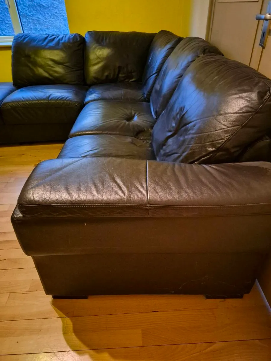 LEATHER SOFA - Image 2