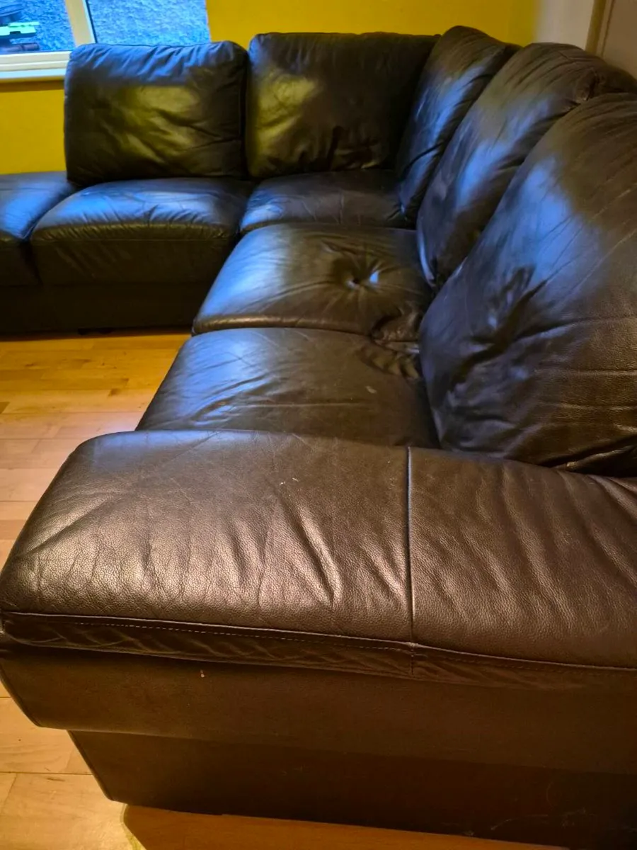 LEATHER SOFA - Image 3
