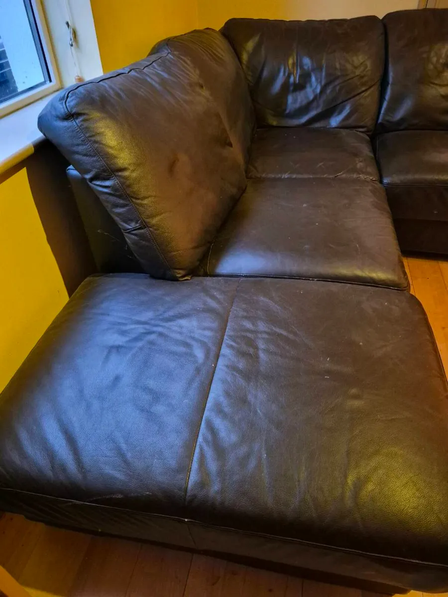 LEATHER SOFA - Image 4