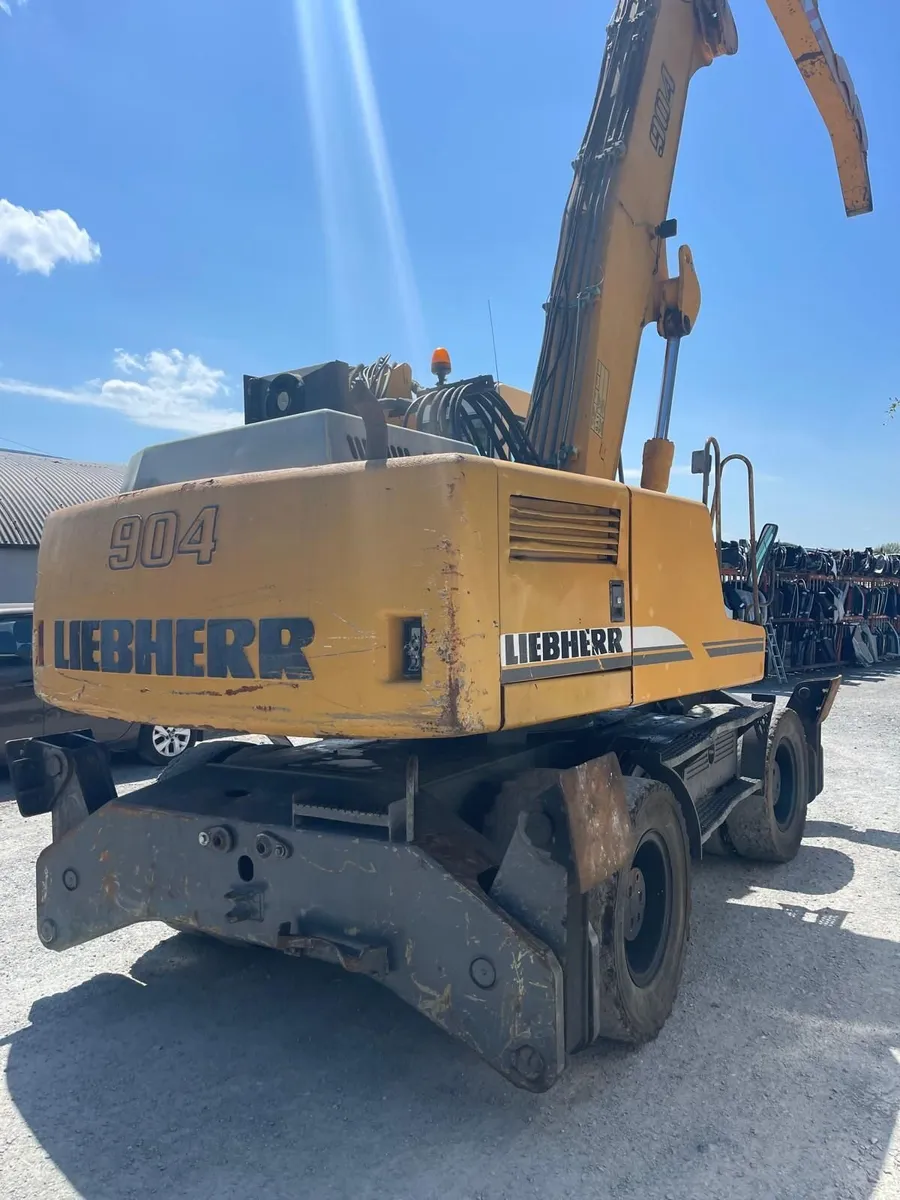 2004 Liebherr A904 Material Handler - Image 4