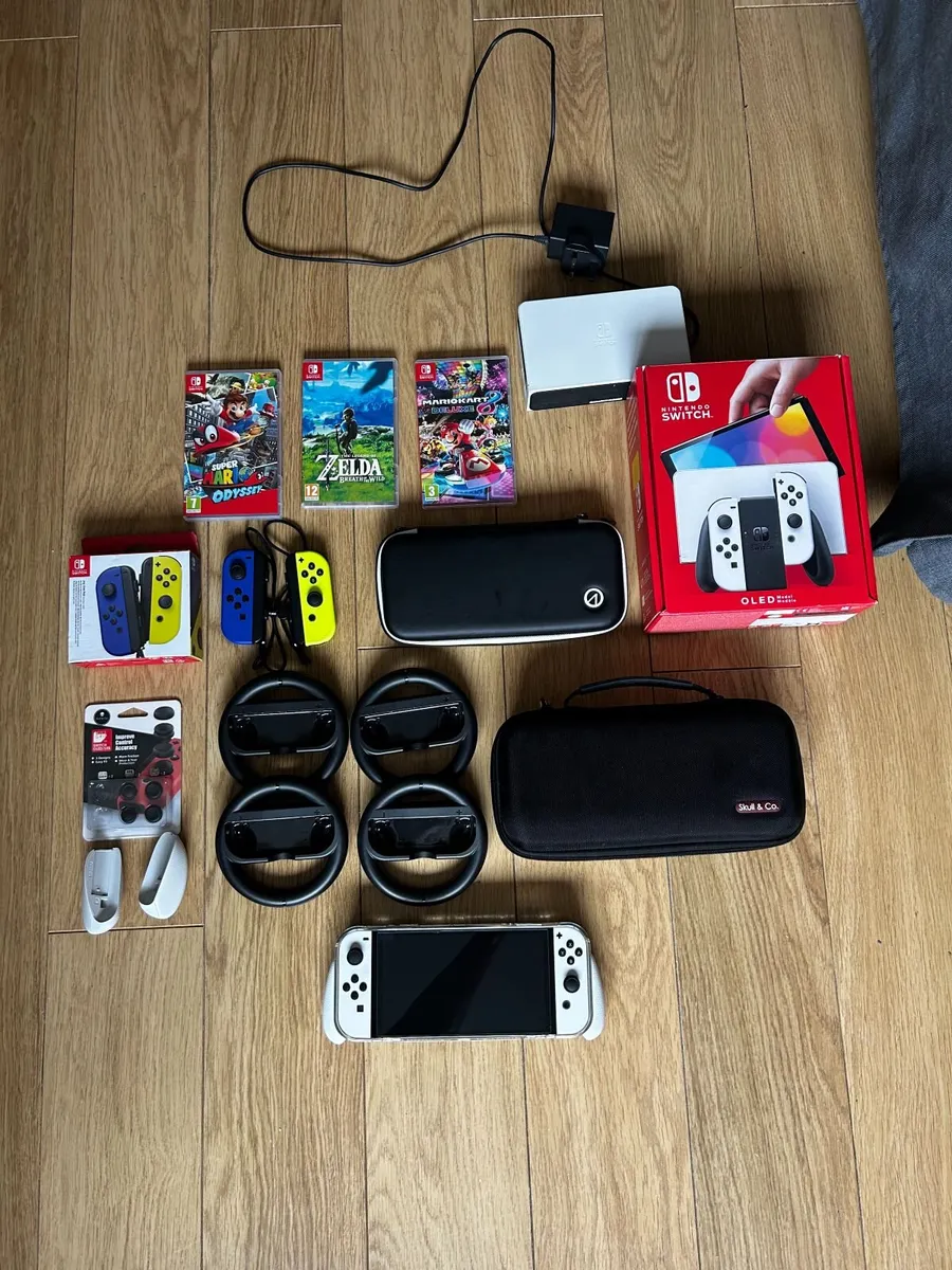 Nintendo Switch OLED Bundle – Excellent Condition - Image 1