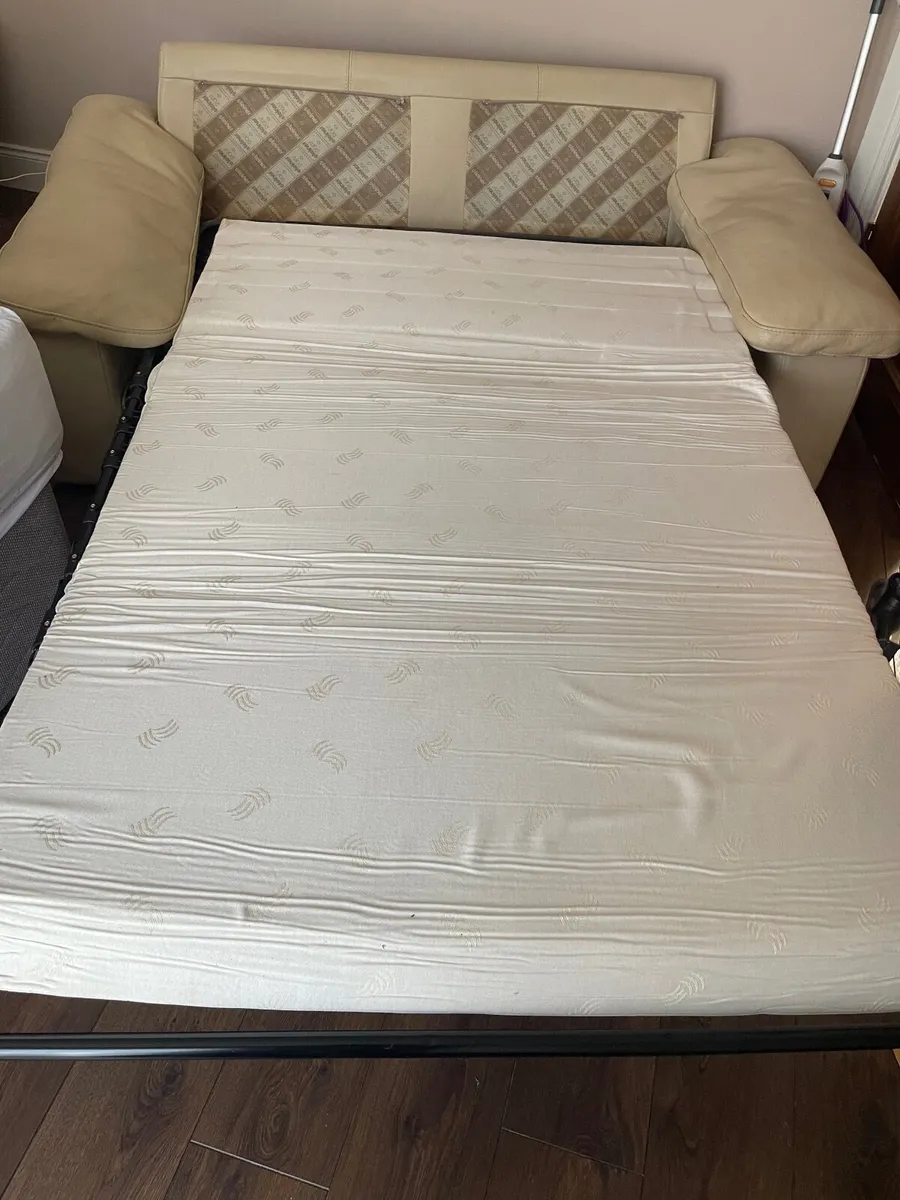 FREE.   Sofa bed - Image 2