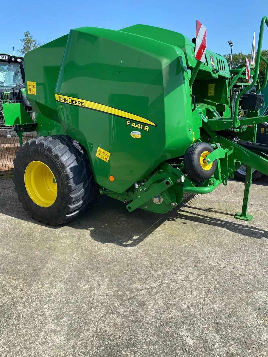 John Deere F441R Baler - Image 1