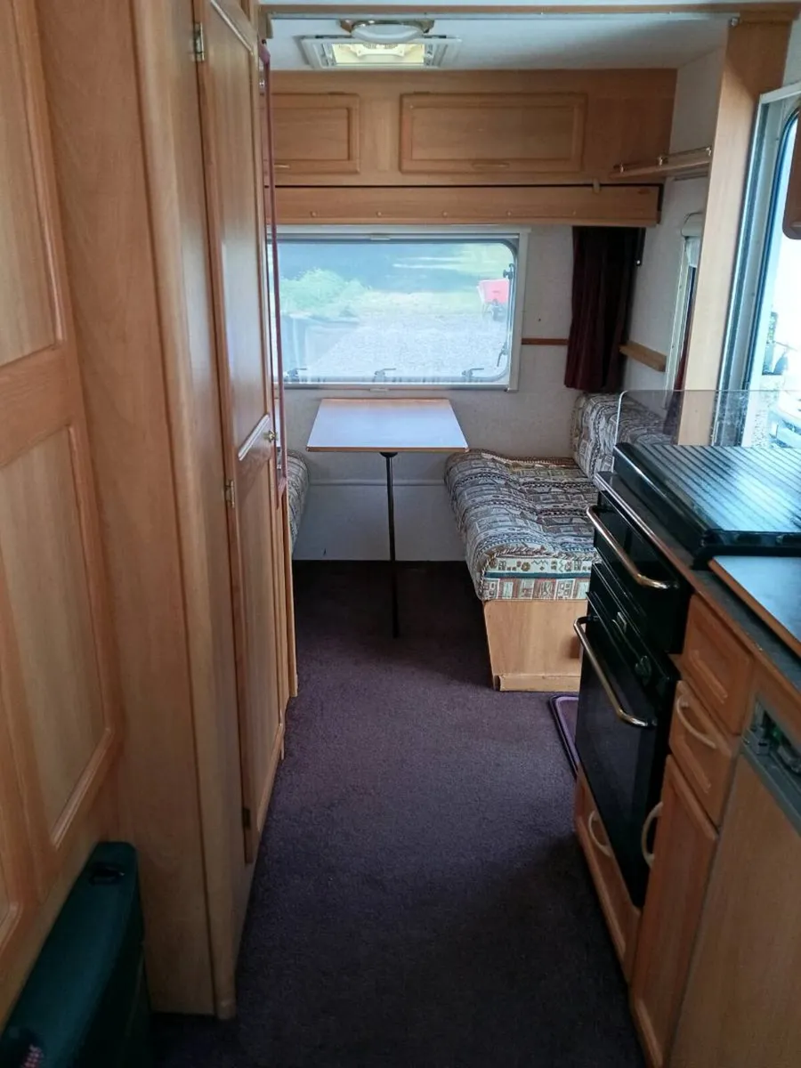 Caravan - Image 4