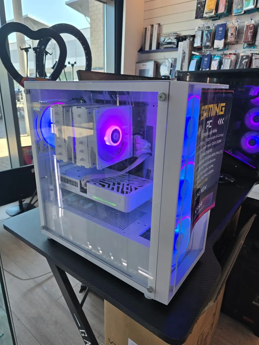 Gaming Pc White - Ryzen 7 - Rtx5060 - Like New