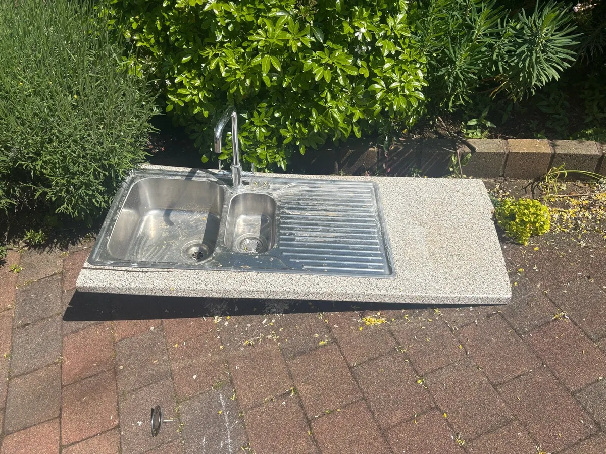 Kitchen sink - Image 1