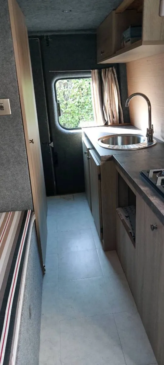 Camper Van - Image 4