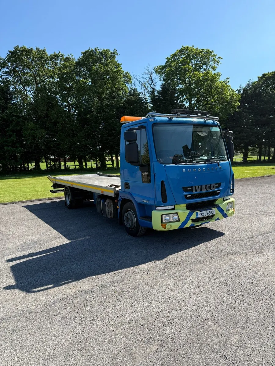 Iveco euro cargo tilt and slide recovery - Image 2