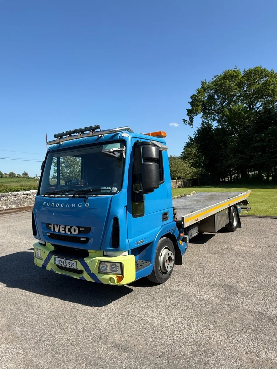 Iveco euro cargo tilt and slide recovery - Image 4