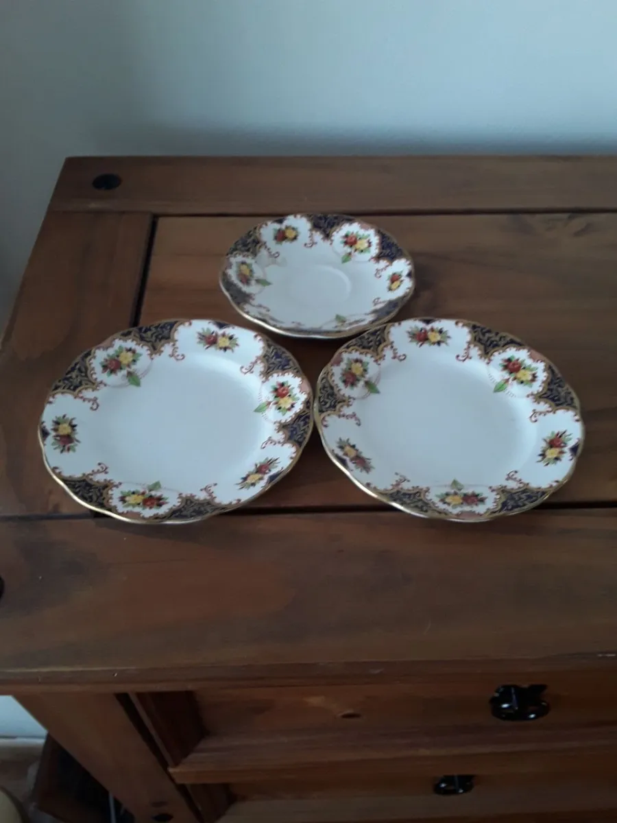 Vintage crockery two side plates one saucer