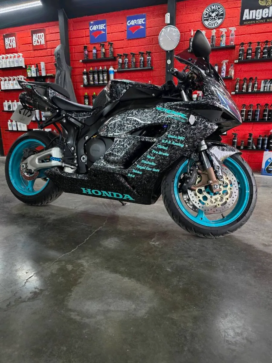 Honda CBR 1000RR - Image 1