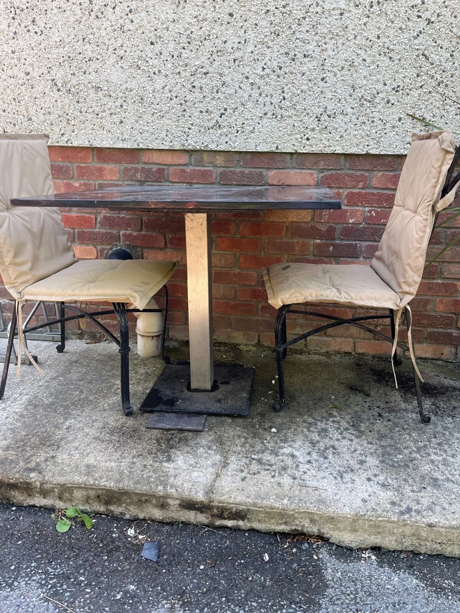 Garden table - Image 2