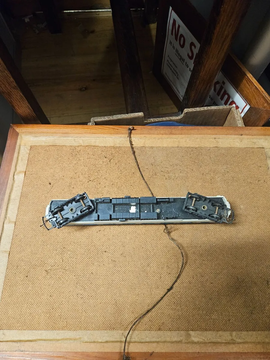 Hornby OO Gauge Carraige - Image 4