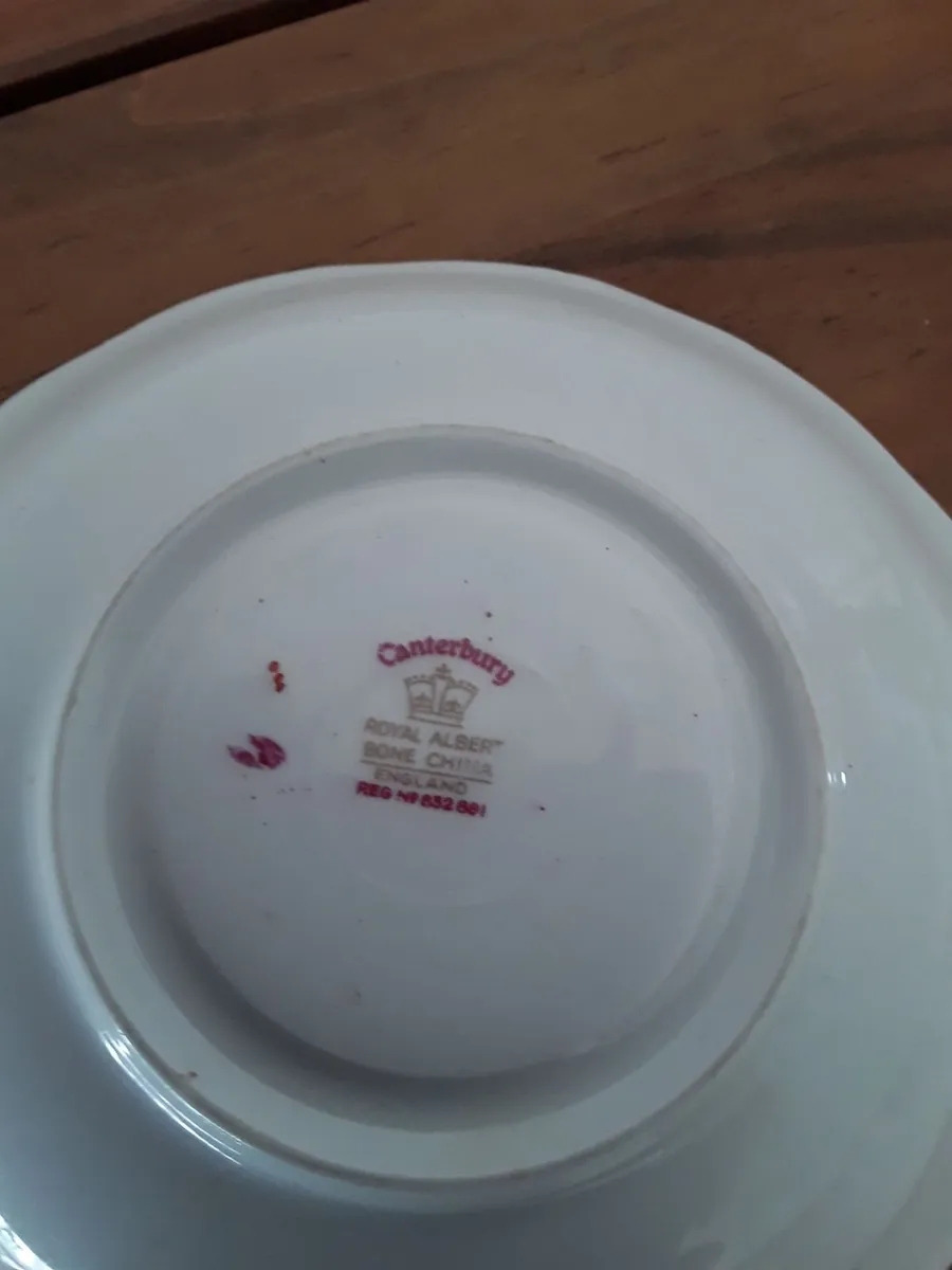 4 royal Albert bone china saucers suitable for mat - Image 3