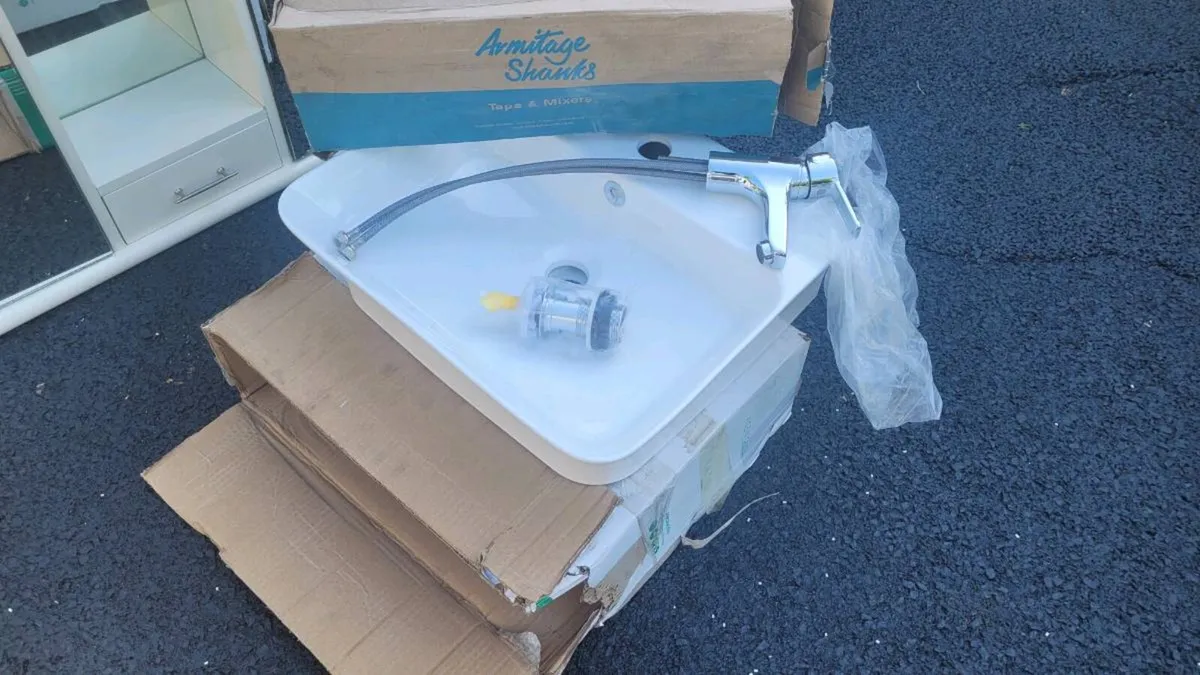 Basin and tap - Image 2