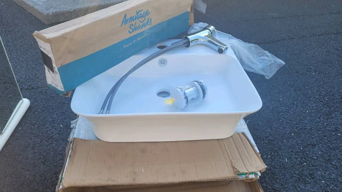 Basin and tap - Image 3