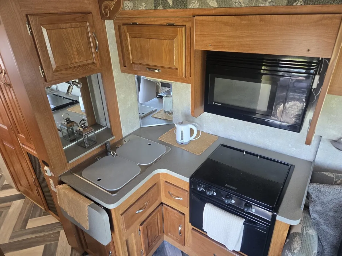 Coachmen Miranda  campervan - Image 3