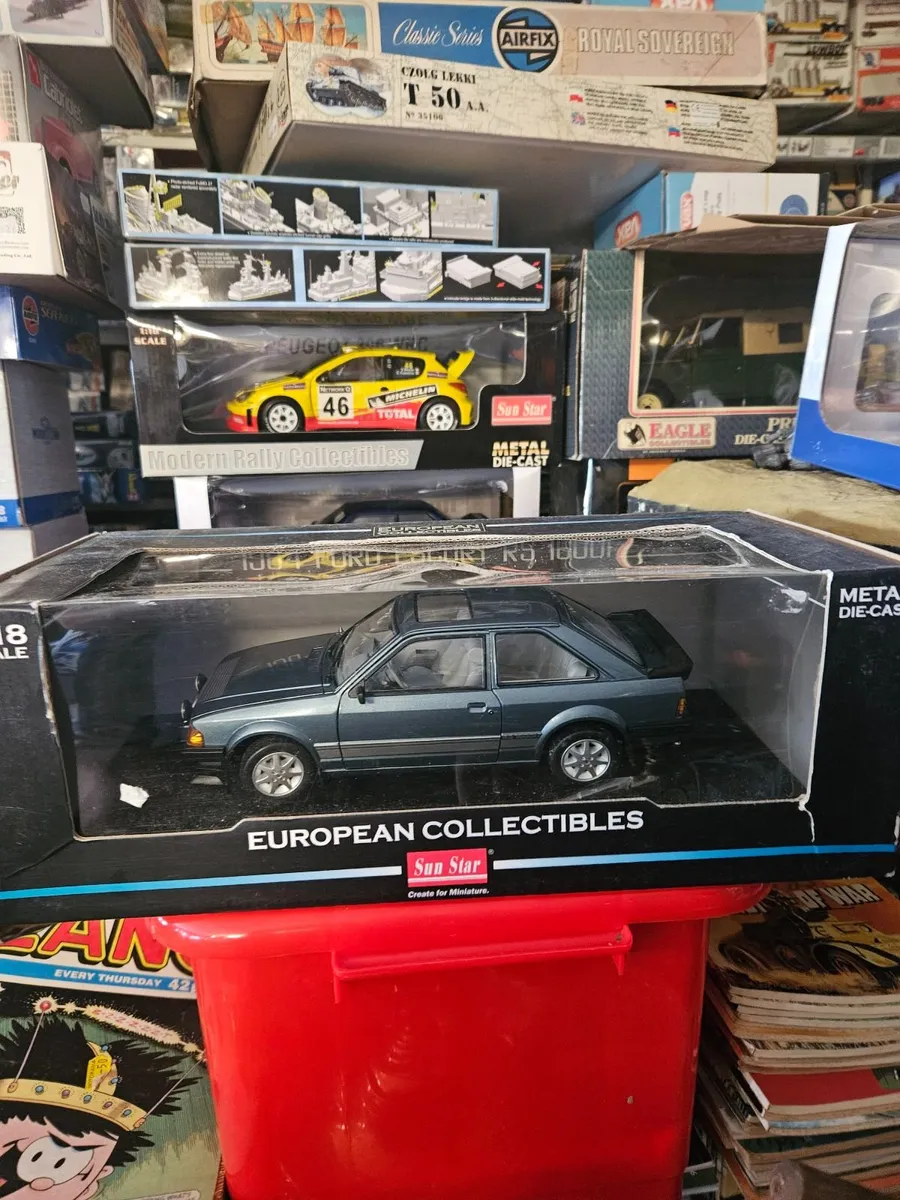 Corgi Sunstar Ford Escort RS 1600i 1:18 - Image 1