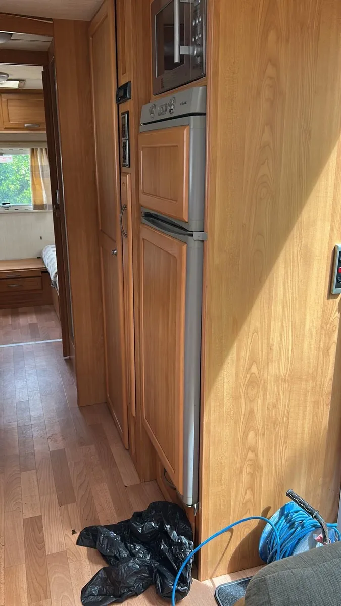 Caravan - Image 4