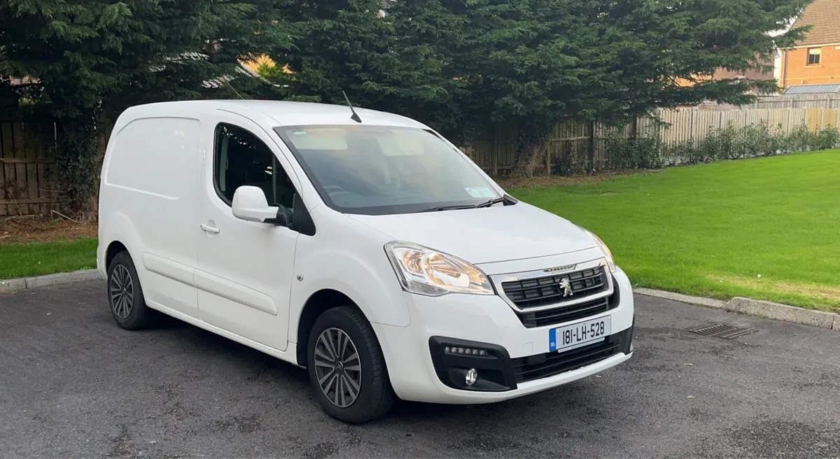 Peugeot Partner Professional Van - Image 1