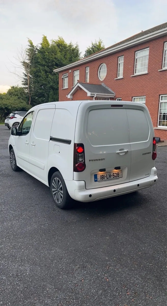 2018 Peugeot Partner 1.6 HDi Professional Low KM! - Image 4