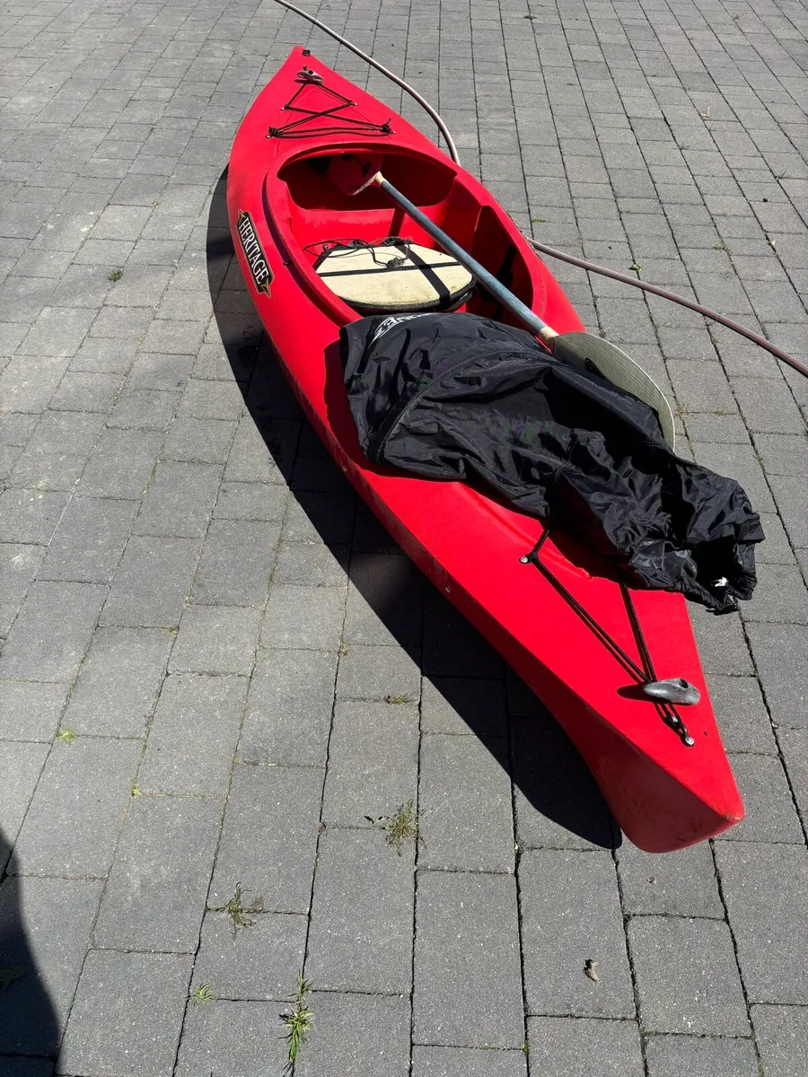 Kayak paddle and spray deck - Image 3