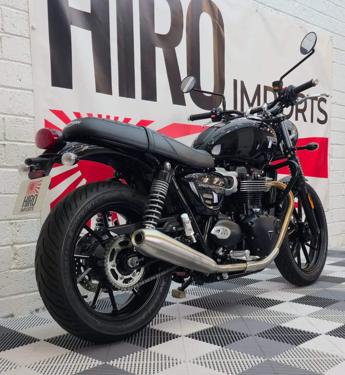 2023 Triumph Speedtwin 900 - Image 2
