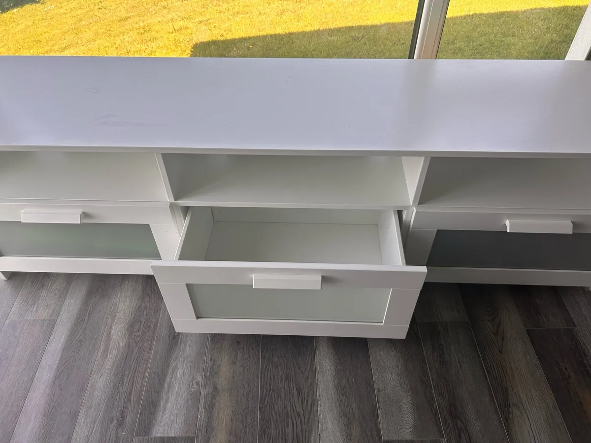 TV Unit - Image 2