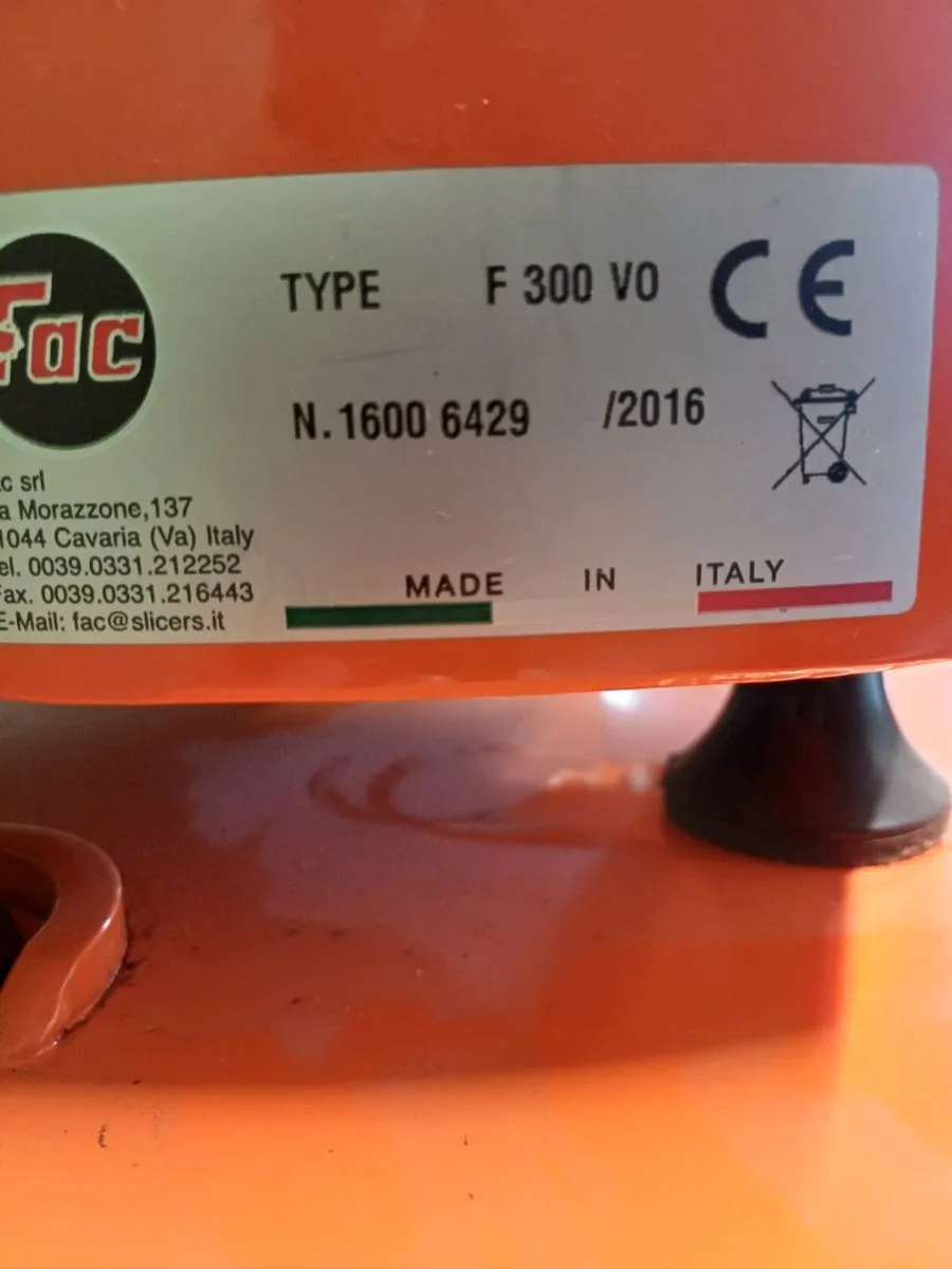 Fac f300 vo mechanical meat slicer - Image 3