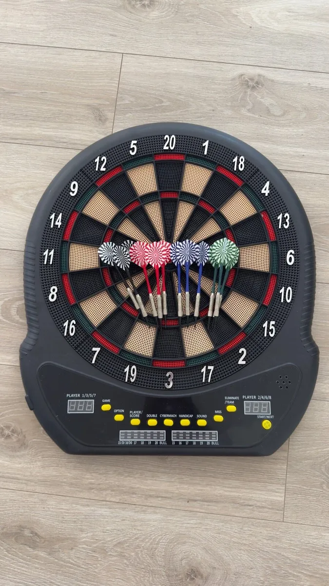 *SAVE €20* Electronic Dartboard Set - Image 1