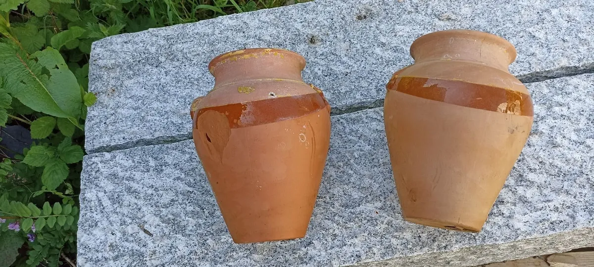 Pair of Wall mount in Terracotta Vases - Image 4