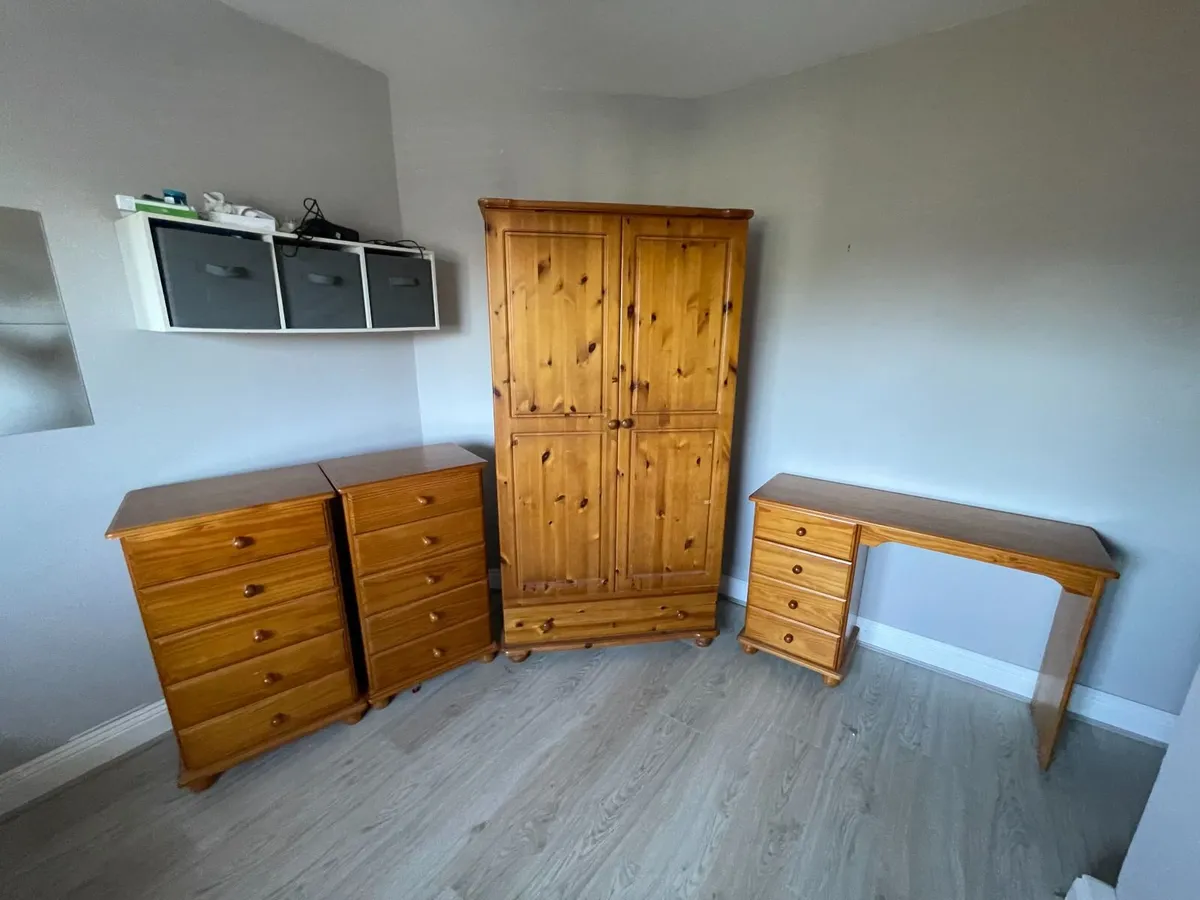 Bedroom Furniture Set - Image 1