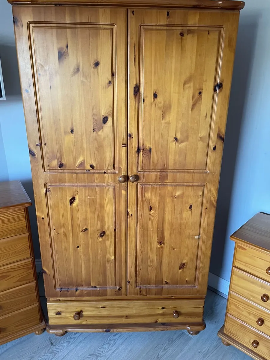 Bedroom Furniture Set - Image 3