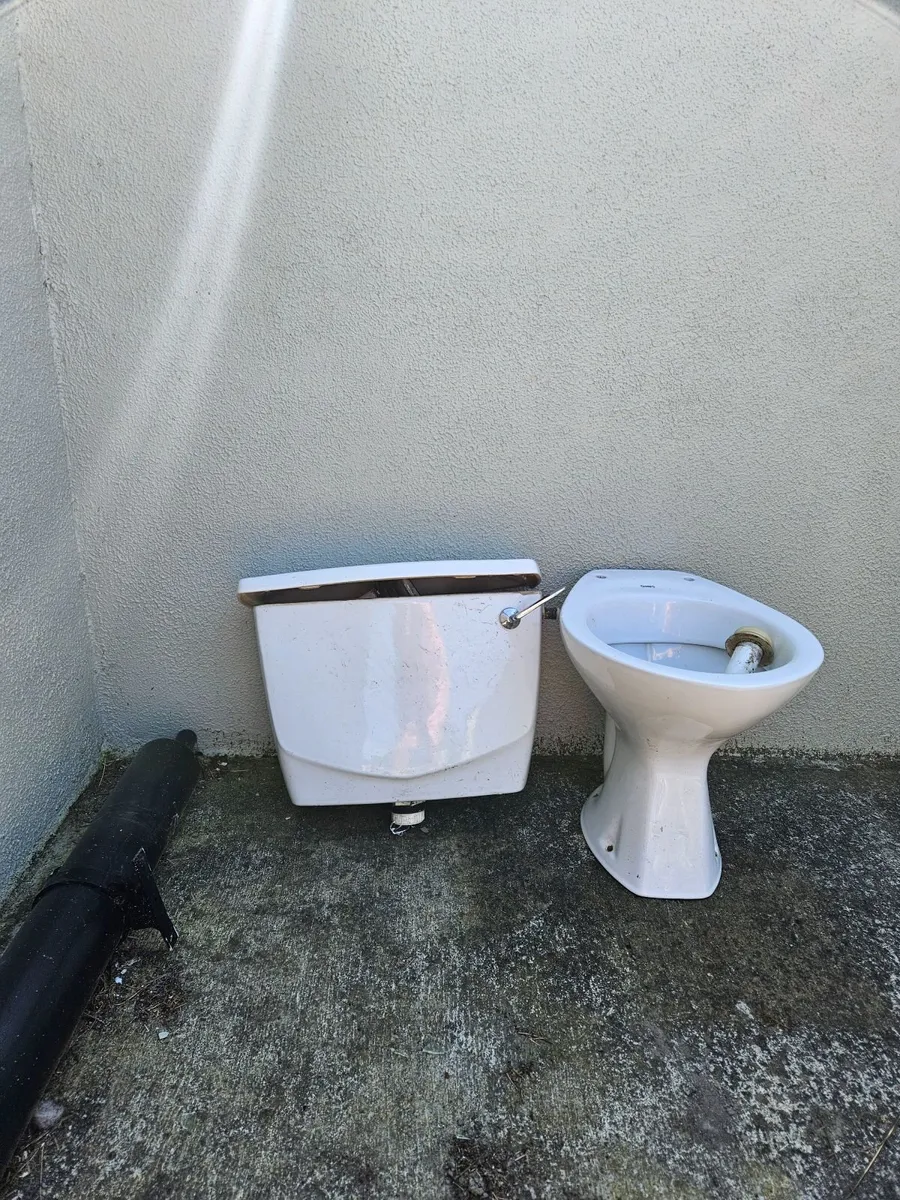 FREE Toilet and cistern