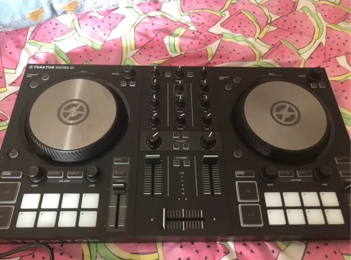 Traktor Kontroler S2 MK3