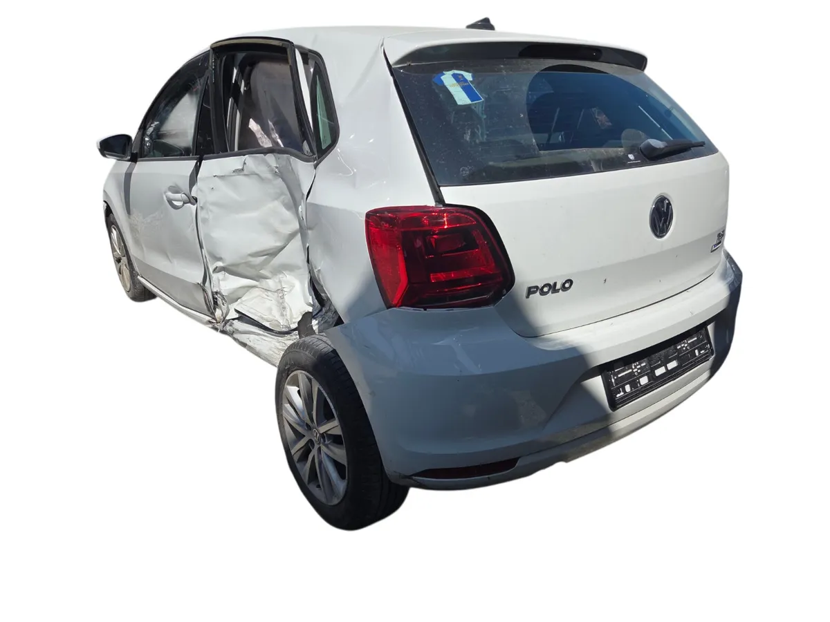 2017 VOLKSWAGEN POLO For Breaking/Dismantling - Image 3