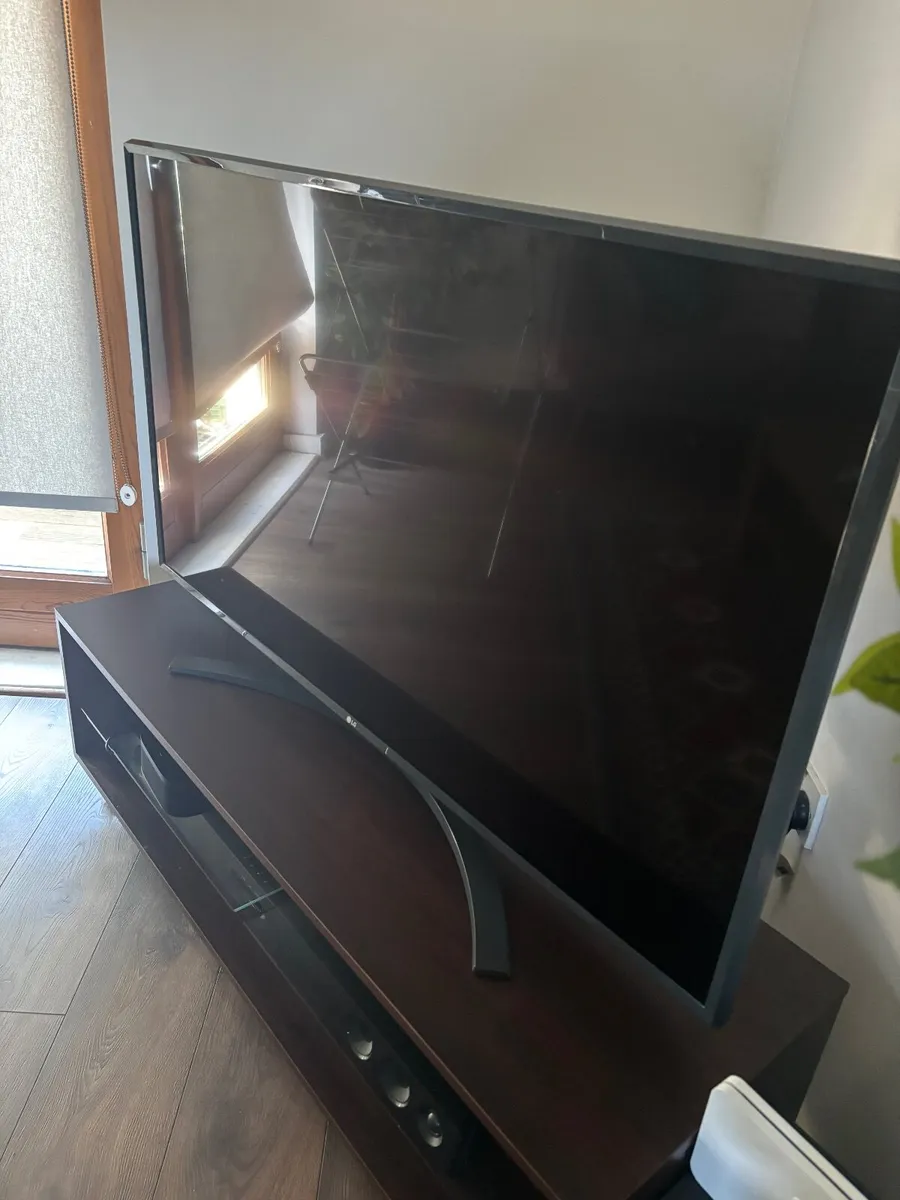 LG 4K Smart TV + Soundbar - Image 3