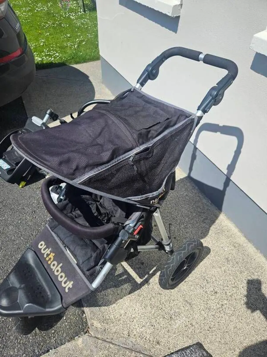Out n About Single Nipper & Maxi Cosi Bundle - Image 1