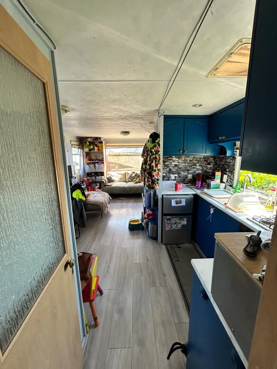 Mobile Home - Image 3